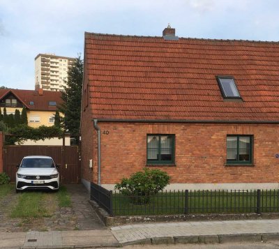 Ein gepflegtes Haus / DHH in Neubrandenburg, Malzstr. im schönen Brauereiviertel sofort zu verkaufen