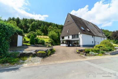 Einfamilienhaus mit Ausbaumöglichkeiten im Dachgeschoss
- Terrasse - Garten - Garage - Schuppen