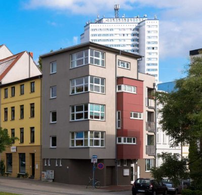 3-Raumwohnung in der STV mit Laminat, Wannenbad, Einbauküche und Terrasse....!!!