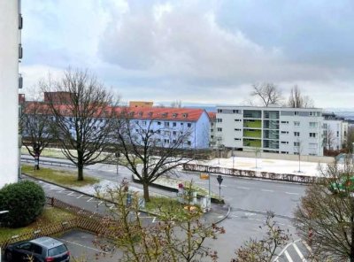 HELLE 2-ZIMMER WOHNUNG MIT SONNIGEM BALKON