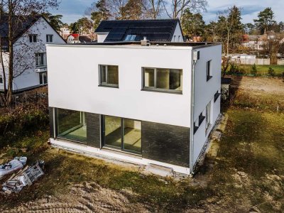 Stattliche Ausbau-Villa mit Keller vor den Toren Berlins