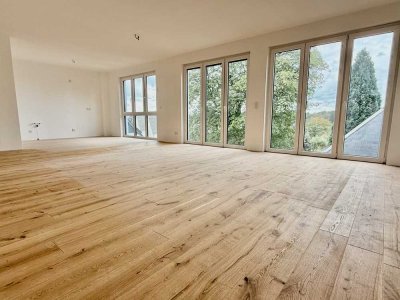 ERSTBEZUG 3,5 Zimmer, schöner großer Balkon, Parkett, Fußbodenheizung, Aufzug