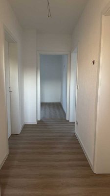 Erstbezug nach Kernsanierung 2,5 Zimmer Wohnung in Naunheim