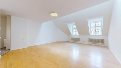 Wunderschönes ALTSTADTATELIER in perfekter Lage: 150m² - 3 große Zimmer, zweigeschossiges ruhiges WOHNEN für Menschen die das BESONDERE suchen!