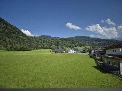 Neu sanierter DG- Traum mit herrlicher Aussicht!