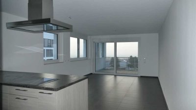 Geschmackvolle, neuwertige 3-Raum-Wohnung mit geh. Innenausstattung mit Balkon und EBK