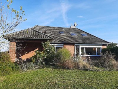 Bodenständiges Einfamilienhaus mit Vollkeller und kleinem Apartment