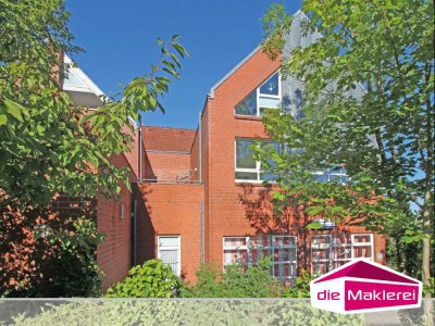 sanierte 2-Zimmer-Wohnung mit Dachterrasse in Eutin