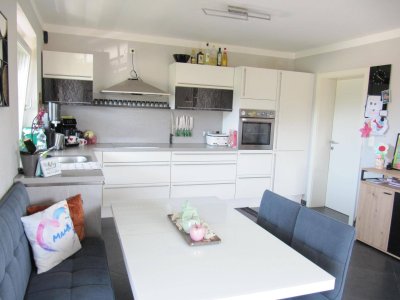 !!!Traumhafte 4 Zimmer Wohnung in ruhiger Toplage – 1 Carport- und 1 Außenstellplatz inklusive!!!