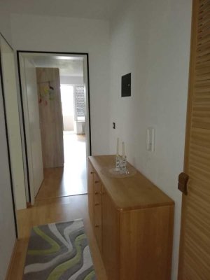 Outlet-Wohnung - stilvolle, geräumige und gepflegte 1-Zimmer-Wohnung mit Balkon und EBK in Metzingen