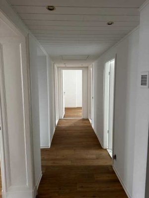 Stilvolle 4-Zimmer-Wohnung mit gehobener Innenausstattung in Berlin Heinersdorf (Weißensee)