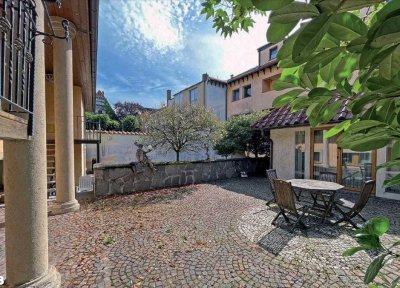 Einzigartiges mediterranes Haus mit zwei Wohneinheiten in Köln-Rodenkirchen