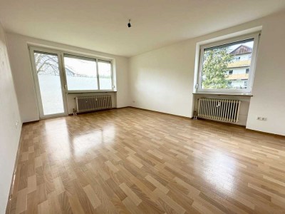 Helle & gepflegte 2-Zimmer-Wohnung mit eigenem Garten, Terrasse & großem Südwestbalkon, ca. 77,8 qm