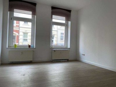 Schöne Erdgeschosswohnung mit Einbauküche