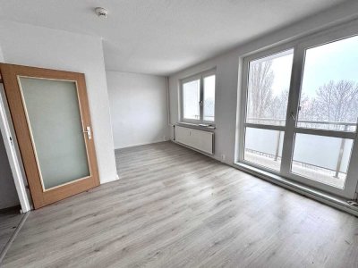 Achtung Kautionsfrei !! 3 Zimmer Wohnung mit Balkon + Badewanne + 1 Monat Kaltmiete sparen //