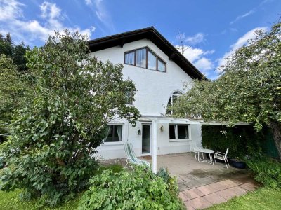 Memmingen: Einfamilienhaus im Grünen mit Garage und großem Garten