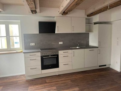 Attraktive 3,5 ZKB Maisonette-Wohnung mit Einbauküche in zentraler Lage