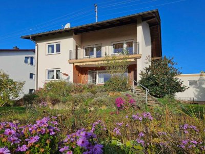 Einfamilienhaus mit Einliegerwohnung und großzügigem Gartenparadies in Wiesloch