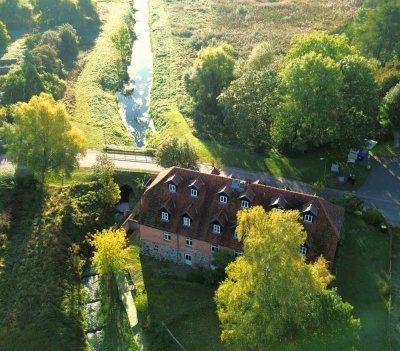 Sanierte, historische Wassermühle am Ufer der Ostpeene mit 6 Ferienwohnungen & Restaurant