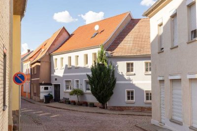 Liebevoll saniertes Mehrfamilienhaus mit 3+1 WE als Kapitalanlage