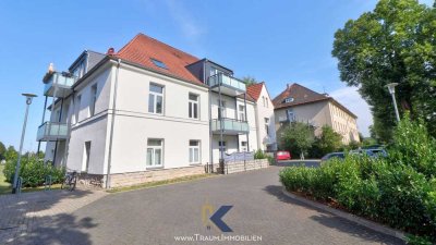 Einbauküche, Balkon und PKW-Stellplatz! 3-Zi.-Whg. im 1. Obergeschoss