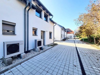 Neubau - Erstbezug mit Garten &amp; Terrasse, 2 KFZ-Stellplätze, PV-Anlage, Luftwärmepumpe