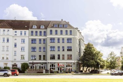 Kiel-Ravensberg, komplett (energetisch) sanierte, wunderschöne 3-Zimmer-Altbauwohnung mit Loggia