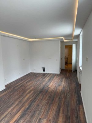 Neu Renovierte 2. Zimmer Wohnung in Düsseldorf Derendorf