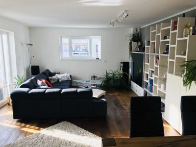 Exklusive 3-Zimmer-Wohnung mit Balkon und Dachterrasse