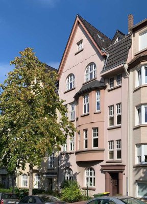 Modernisierte 3-Zimmer-Altbau-Wohnung mit Balkon in Mülheim an der Ruhr