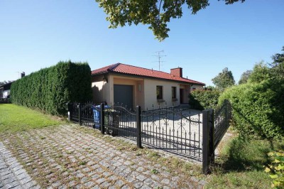 Alleinauftrag - Einfamilienhaus - Bungalow mit großem Grundstück