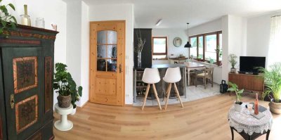 Vollständig renovierte Wohnung mit zwei Zimmer, EBK und Terrasse in Sankt Georgen im Schwarzwald