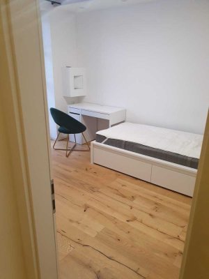 Gemütliches Zimmer mit Balkon in Zentrumsnähe