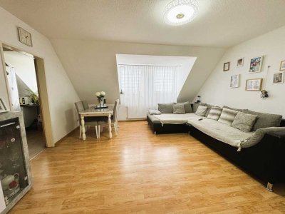 !!! Schöne 2-Zimmer-DG-Wohnung !!! (WBS für 55 m² erforderlich)