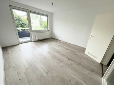 **Nachmieter gesucht: +Balkon +Laminat +modernes Tageslichtbad +hell**