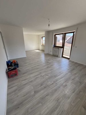 Sanierte 4-Zimmer Wohnung mit Balkon Dörfleins
