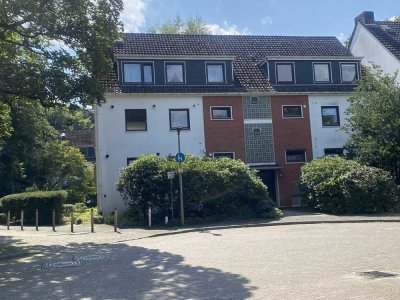 Modernisierte 3-Zimmer-Wohnung 
mit Balkon und Garage