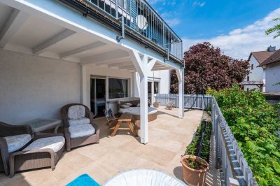 Ein- oder Zweifamilienhaus mit 2 Bädern, Terrasse, Balkon und zwei Garagen, 8 Min. zur A3