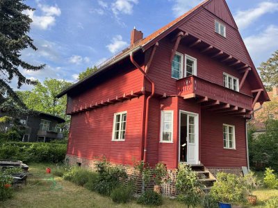 Familiendomizil mit eigenem schönem Garten und altem Baumbestand in ruhiger Lage von privat