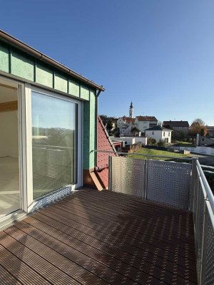 Erstbezug: Dachgeschosstraum (Neubau) mit Weitblick im Ortskern von Altomünster