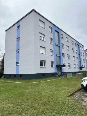 Zentrale 3 Zimmer Wohnung mit Balkon zu vermieten.