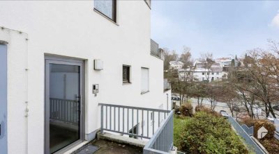 Schönes möbliertes Apartment in Passau mit EBK, großem sonnigem Balkone und eigenem Stellplatz