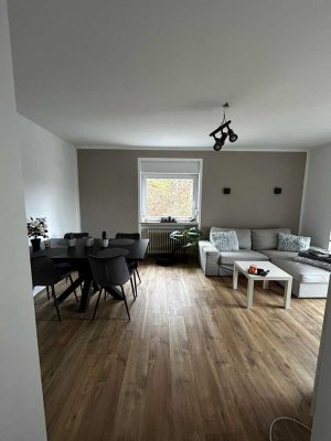 Vollständig renovierte Wohnung mit drei Zimmern sowie Balkon und EBK in Merzig