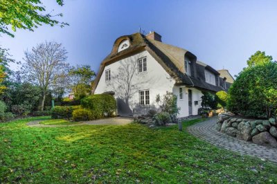 Zurückgezogenes Endhausteil mit schönem Garten in Keitum