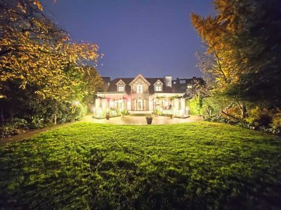 Stilvolle Residenz mit größzügigem Garten in zentraler Lage Meerbusch Büderich