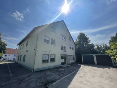 Dachtraum-Maisonette (vermietet)
3 ZKB mit 2 Bädern, 2 Balkonen und Garage!