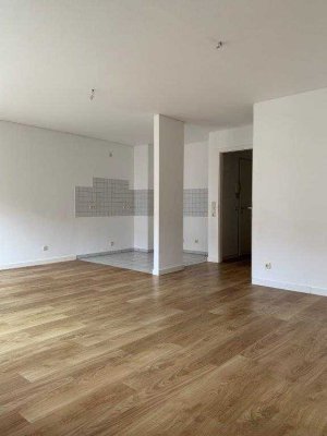 Platzwunder!!! großzügige 2-Raum-Wohnung mit Balkon