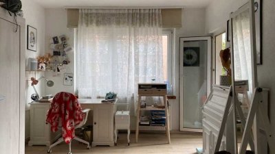 *Helle 3-Zimmer Wohnung mit Balkon in zentraler Lage