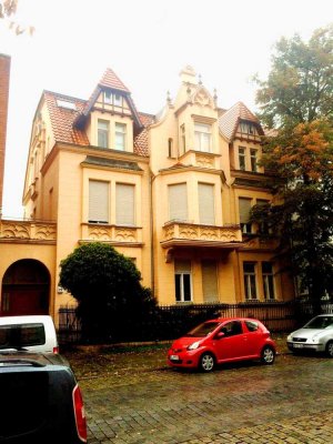 Tolle geräumige Dreiraumwohnung in einer Stadtvilla - inkl. kleinem Garten