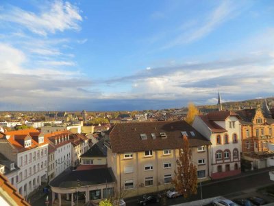 2,5-Zimmer- Wohnung 1. OG mit Balkon